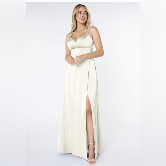 Azazie Dresses & Skirts - NWT Azazie Nora ivory dress size 2